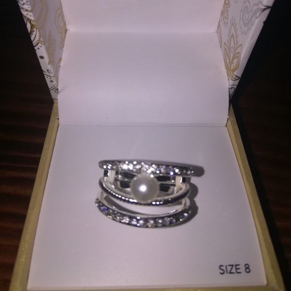 Imitation Pearl Ring NWT - Picture 2 of 5